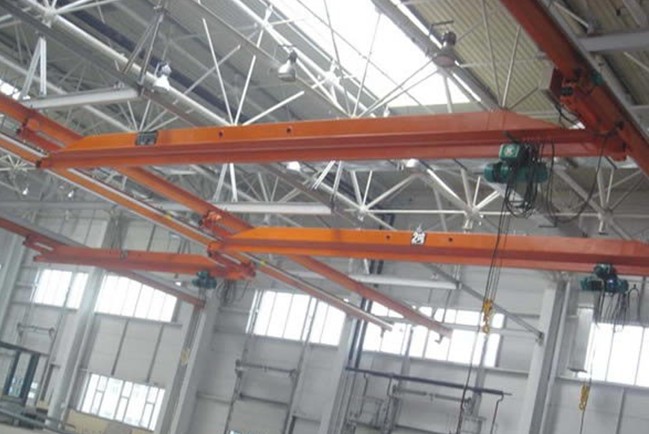 LX型電動(dòng)單梁懸掛起重機(jī)